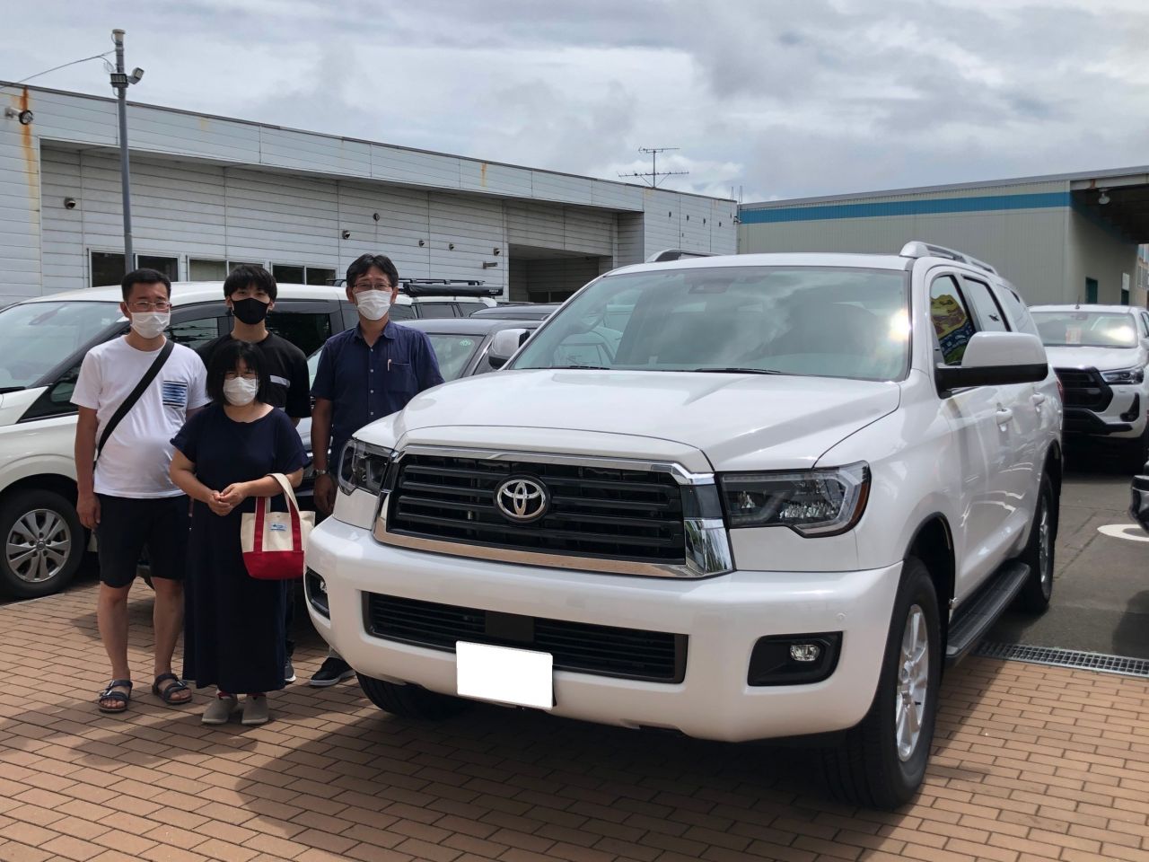 宮城県K様FAM‍‍‍‍👨‍👩‍👦　現行新車セコイアをご納車です🚙💨